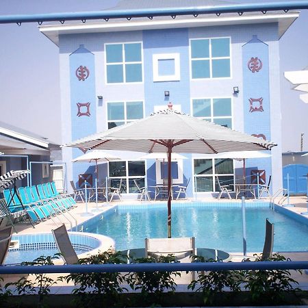 De Holiday Beach Hotel Kokrobite Exteriör bild