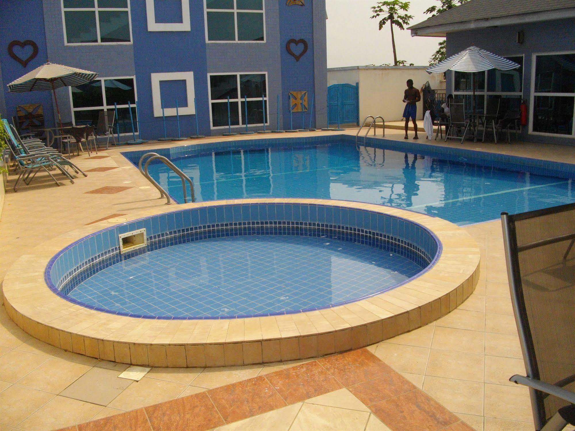 De Holiday Beach Hotel Kokrobite Exteriör bild