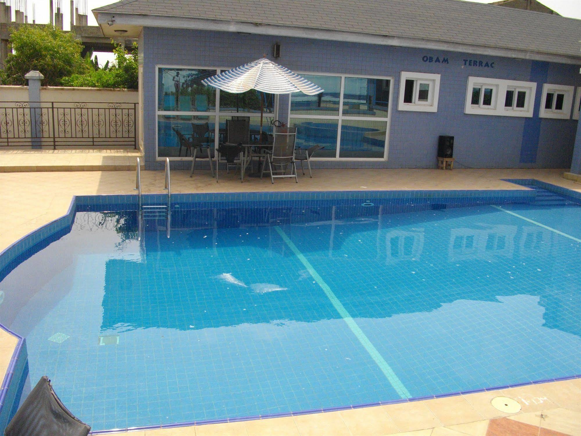 De Holiday Beach Hotel Kokrobite Exteriör bild